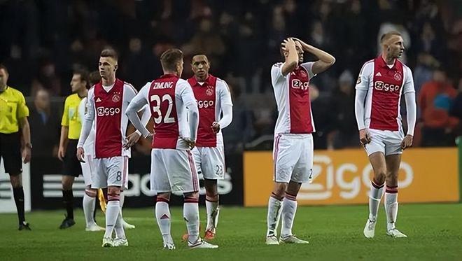 并自然带出 并自然带出